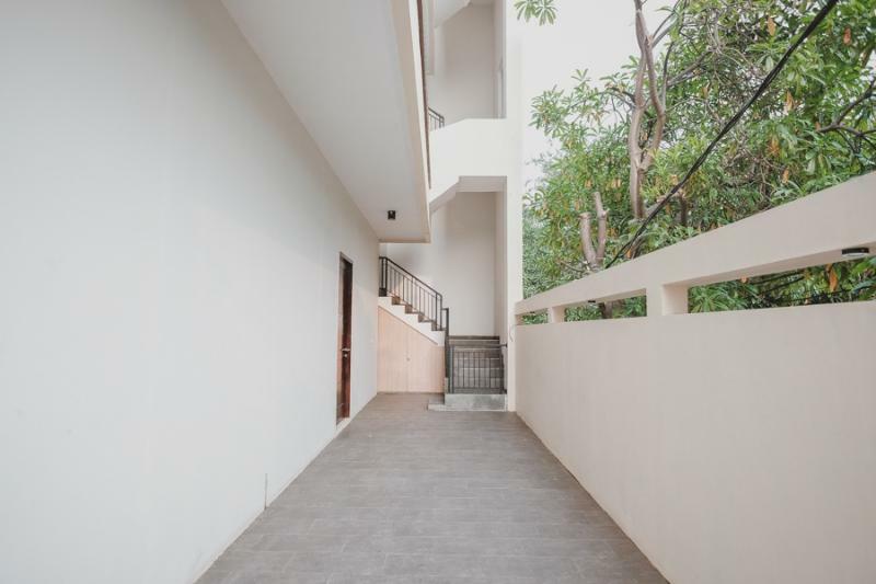 Hotel Reddoorz Near Taman Palem Jakarta Exterior foto